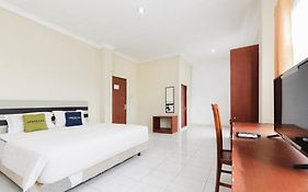 Urbanview Hotel Ratu Elok Syariah Banjarbaru by RedDoorz